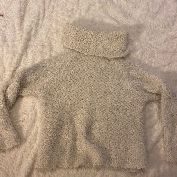 Sweater - Picture 1 of 1